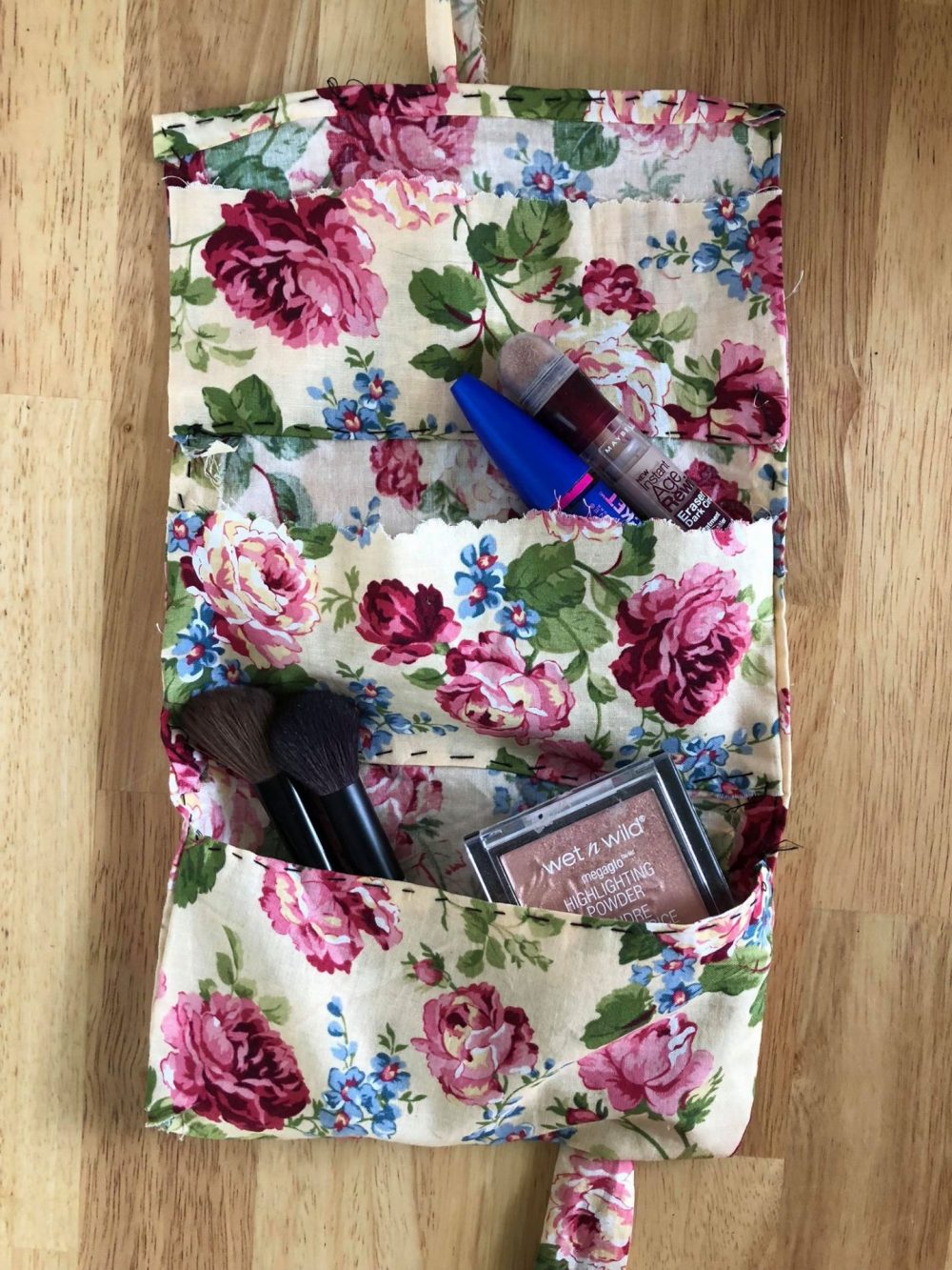 Easy Sewing Project for Beginners: DIY Makeup Bag with Recycled Scrap ...